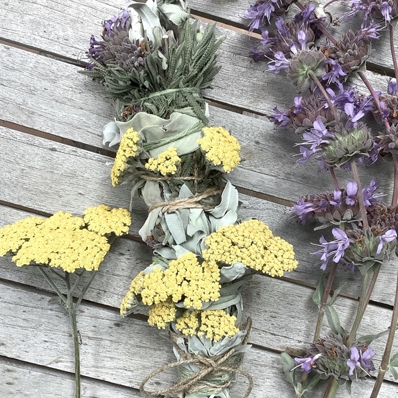 Romantic White Sage Floral Bouquet Lavender and Yarrow 8” New - Picture 4 of 16